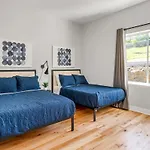 Holiday home Side-by-side Homes With Hot Tubs - Sleeps Over 20 Guests