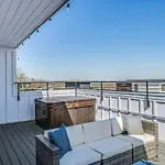Side-by-side Homes With Hot Tubs - Sleeps Over 20 Guests Holiday home *