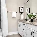 Brand New Side By Side Homes - Sleeps 24 Guests *