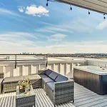 Brand New Side By Side Homes - Sleeps 24 Guests