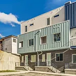 Gorgeous New Nash Home - Rooftop Views - Hot Tub