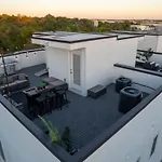 Spacious House With Serene Skyline Views Holiday home Nashville