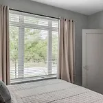 Spacious House With Serene Skyline Views Holiday home *