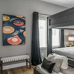 Holiday home Spacious House With Serene Skyline Views *