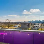 Side By Side Era - Hot Tubs - Rooftop Views *