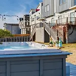 Side By Side Era - Hot Tubs - Rooftop Views Nashville