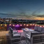 Side By Side Era - Hot Tubs - Rooftop Views Holiday home *
