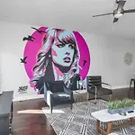 Holiday home Taylors - Stunning Rooftop Views *