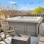 Taylors - Stunning Rooftop Views Holiday home
