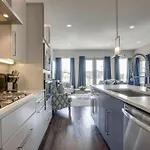 Holiday home Gorgeous Home-minutes To Lower Broadway *