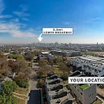 Spectacular Double Rooftop 7 Mins To Broadway Holiday home