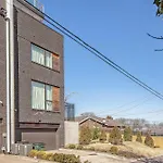 Spectacular Double Rooftop Home 7 Mins To Broadway