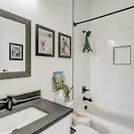 Sprawling Estate - Sleeps 16 Holiday home