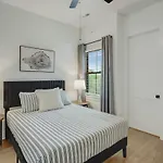 Sprawling Estate - Sleeps 16 *