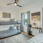 Sprawling Estate - Sleeps 16 *