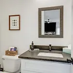 Sprawling Estate - Sleeps 16 Holiday home