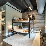 Modern 6br By Maddox *