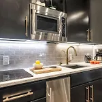 Modern 6br By Maddox