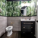 Modern 6br By Maddox