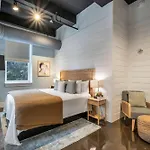 Apartment Modern 6br By Maddox