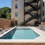 Modern Music Row With King & Queen Bedrooms + Private Balcony Pool & Fitness Center Walk To Rca B & Local Dining Under 2 Miles To Broadway Garage Parking Elevator Access 24 Hr Hospitality * Nashville