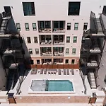 Modern Music Row With King & Queen Bedrooms + Private Balcony Pool & Fitness Center Walk To Rca B & Local Dining Under 2 Miles To Broadway Garage Parking Elevator Access 24 Hr Hospitality *