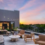 4 Units 16 Guests New 12 South Rooftop Courtyard The Gilmore Holiday home *