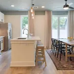 Holiday home 4 Units 16 Guests New 12 South Rooftop Courtyard The Gilmore