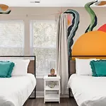 Nashvegas Theme Large Home