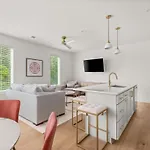 4bd Townhome East Nash With Rooftop 12ppl * Nashville