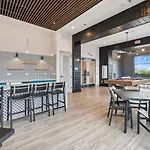 Holiday home Let Er Buck On Music Row, Mins To Broadway With Pool, Gym, Balcony Nashville
