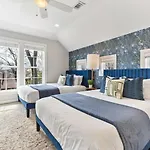 Modern Bliss With Garage By 12 South Restaurants And 2 Miles Broadway Holiday home *