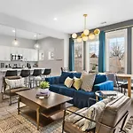 Holiday home Modern Bliss With Garage By 12 South Restaurants And 2 Miles Broadway *