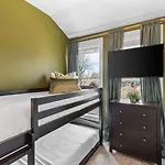 Modern Bliss With Garage By 12 South Restaurants And 2 Miles Broadway Holiday home Nashville