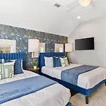 Holiday home Modern Bliss With Garage By 12 South Restaurants And 2 Miles Broadway Nashville