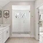 Holiday home Modern Bliss With Garage By 12 South Restaurants And 2 Miles Broadway