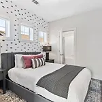 Holiday home Modern Bliss With Garage By 12 South Restaurants And 2 Miles Broadway Nashville