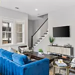Modern Bliss With Garage By 12 South Restaurants And 2 Miles Broadway Holiday home