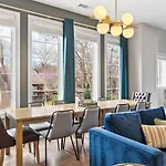 Modern Bliss With Garage By 12 South Restaurants And 2 Miles Broadway Holiday home Nashville