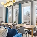 Modern Bliss With Garage By 12 South Restaurants And 2 Miles Broadway *