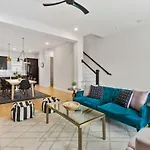 Holiday home Upscale Townhome 3 Miles To Downtown With 2 Car Garage Nashville