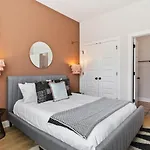 Upscale Townhome 3 Miles To Downtown With 2 Car Garage Nashville