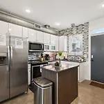 Holiday home Modern 3-story Townhome W Rooftop & Views Nashville