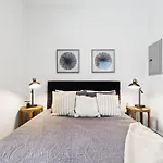 Holiday home Modern 3-story Townhome W Rooftop & Views Nashville