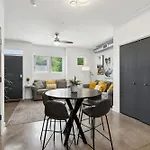 Modern 3-story Townhome W Rooftop & Views