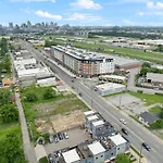 Holiday home Modern 3-story Townhome W Rooftop & Views Nashville
