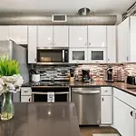 Modern 3-story Townhome W Rooftop & Views * Nashville