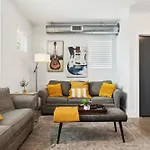 Modern 3-story Townhome W Rooftop & Views Nashville