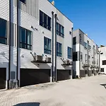 New Iconic Duo 2 Homes & Rooftop Vibes