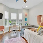 Cma Fest The Bluebelle E Nash Songwriter 3 Bed 3 Bath Hot Tub Fenced Yard 30 Or Days By Skyrun Holiday home